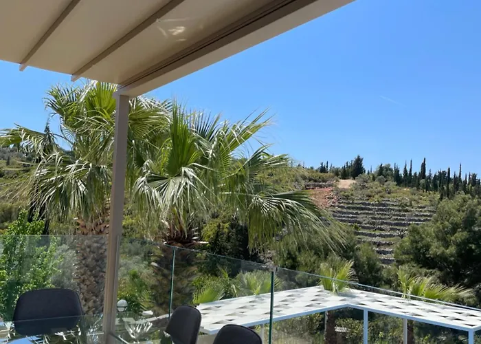 Goudis Villa *