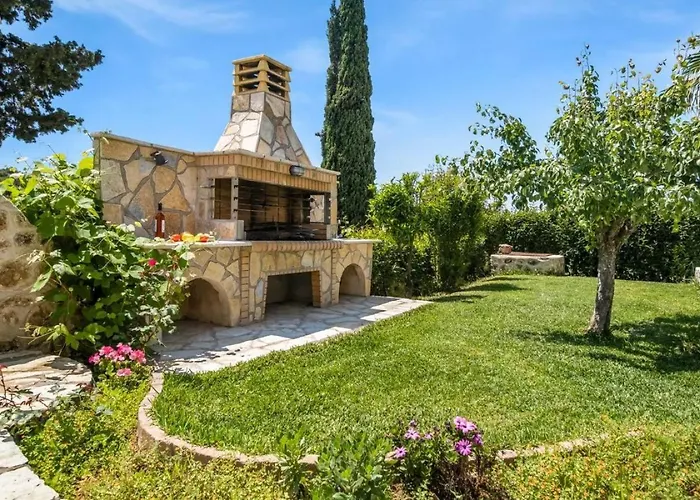 Goudis Villa *